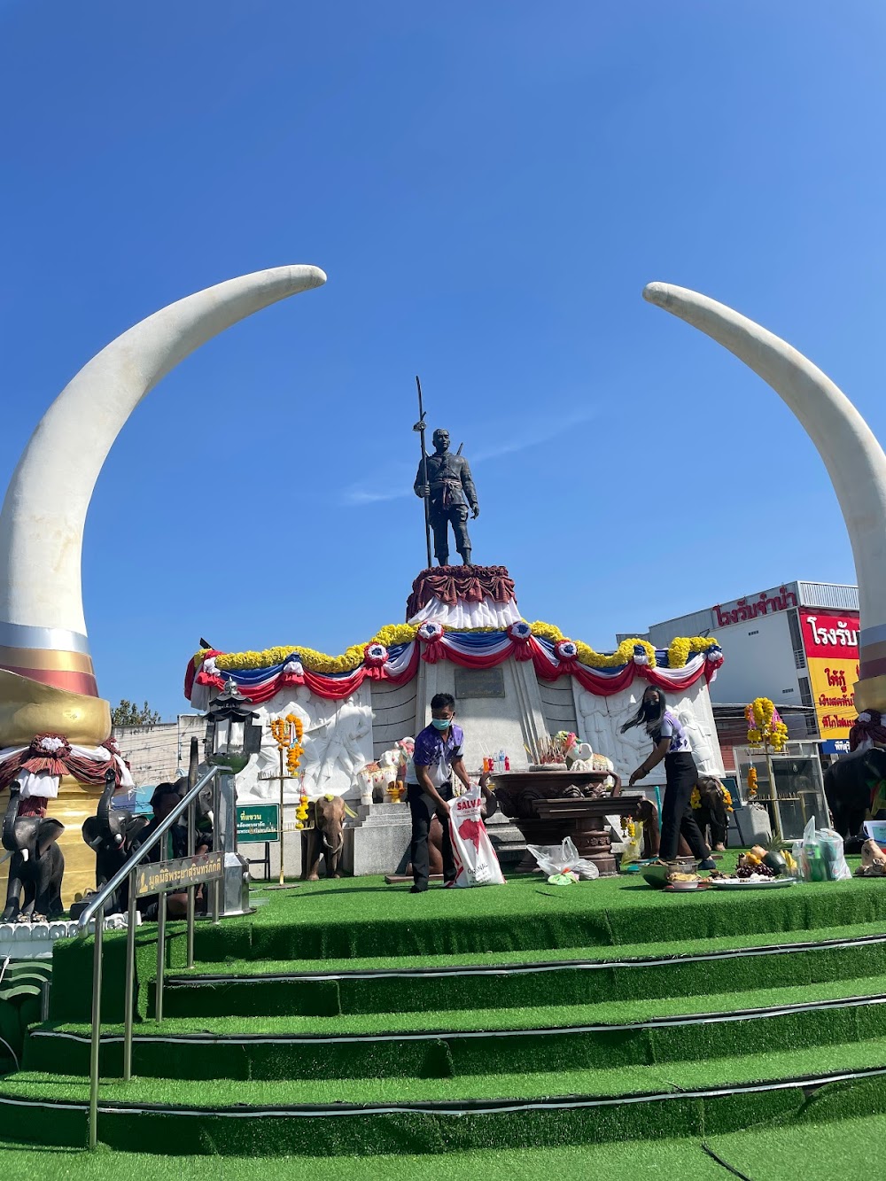 Phraya Surin Pakdee Srinarong Jangwang (Pum) Monument