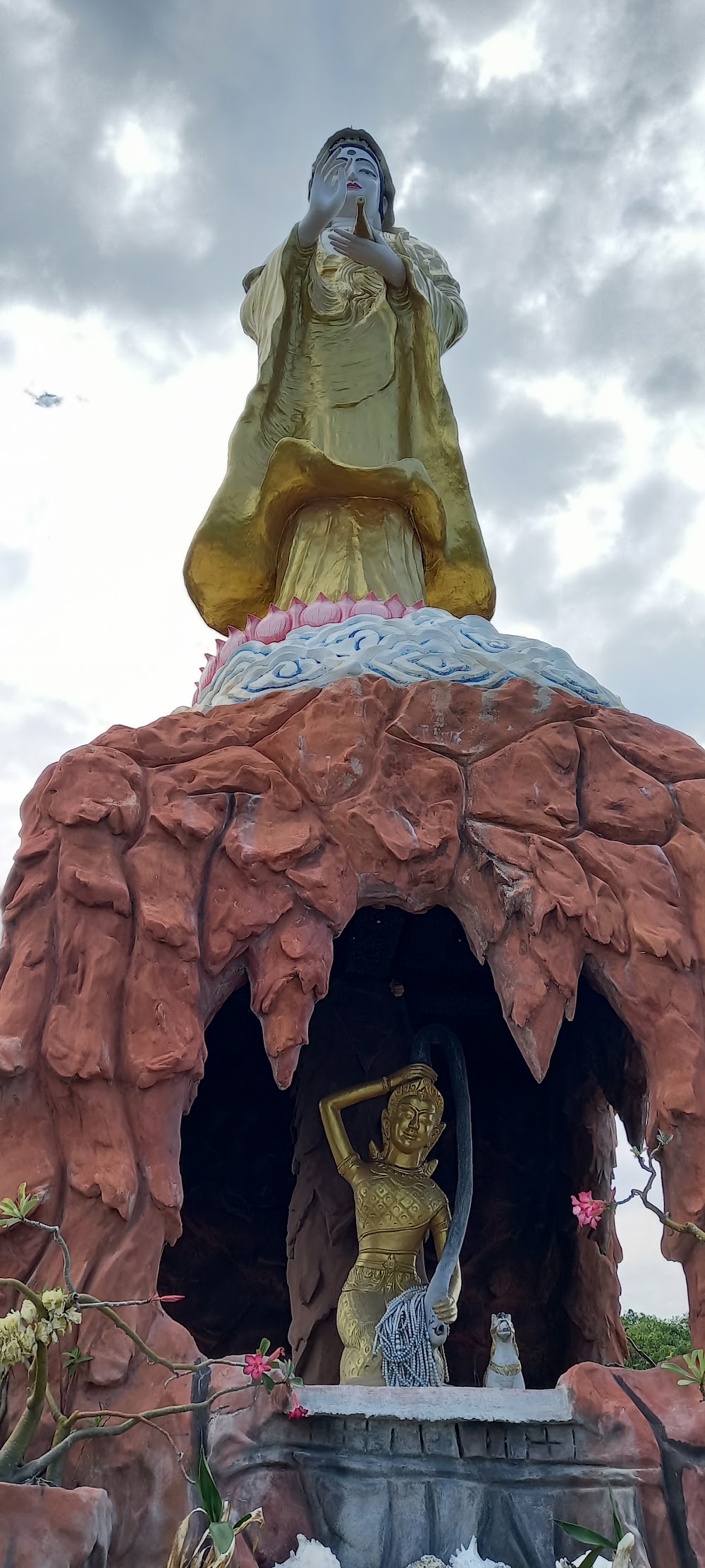 Quan Yin, on the mountain