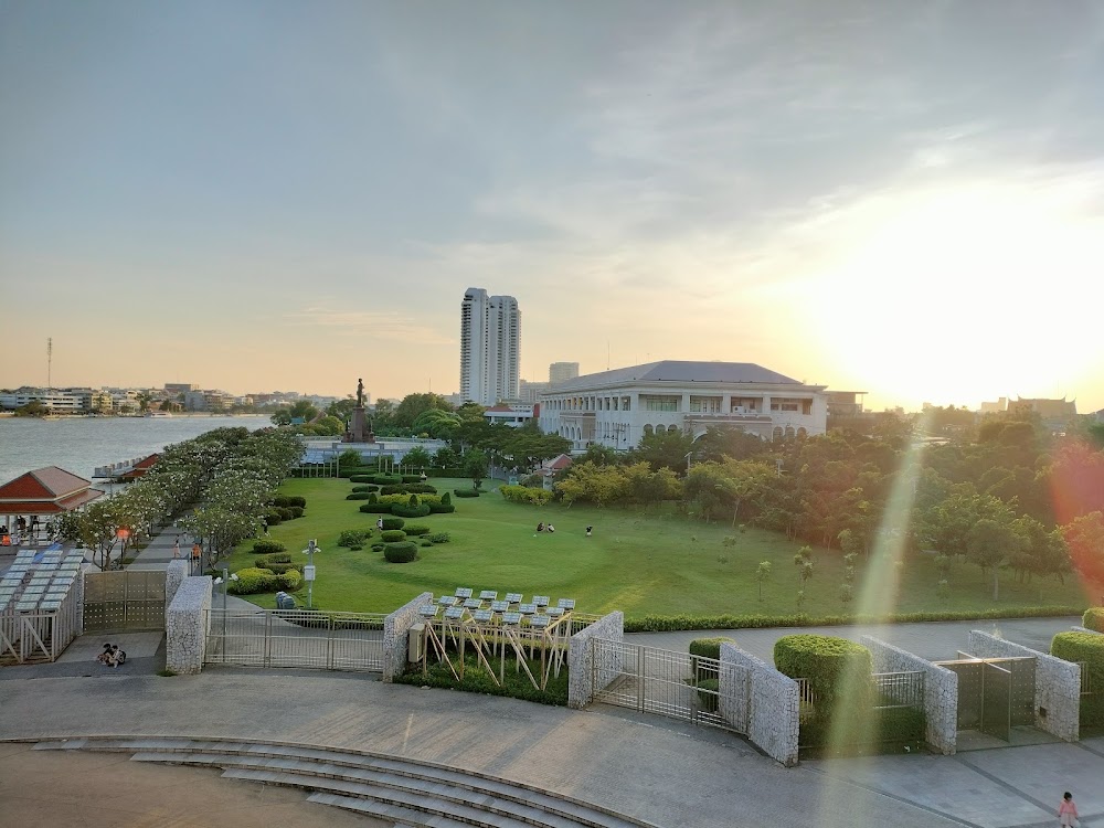 Rama VIII Park