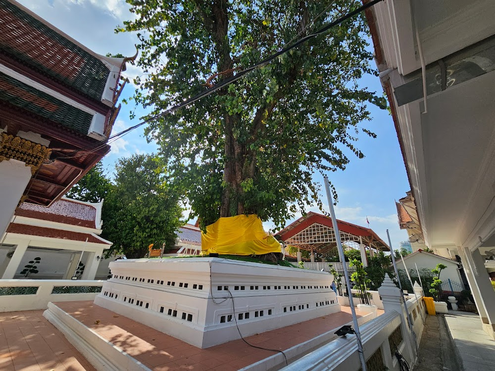 Sodej Pra Bavornratchao Monument
