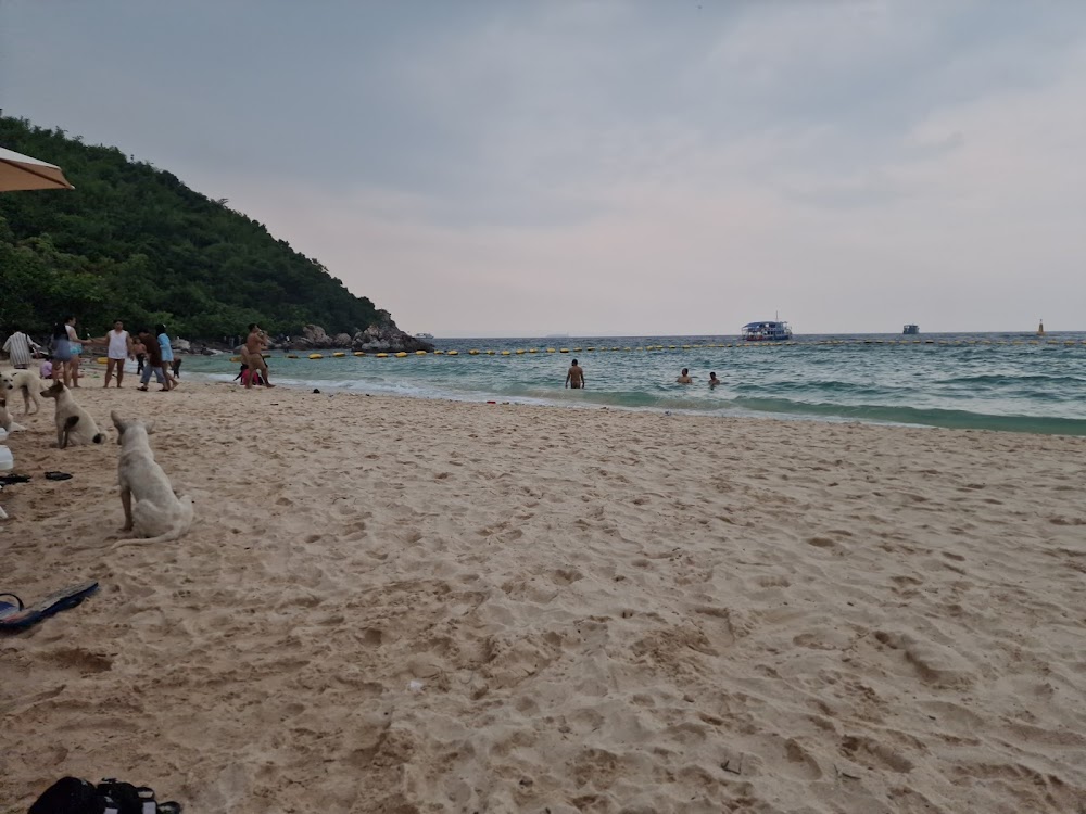 Ta Yai beach