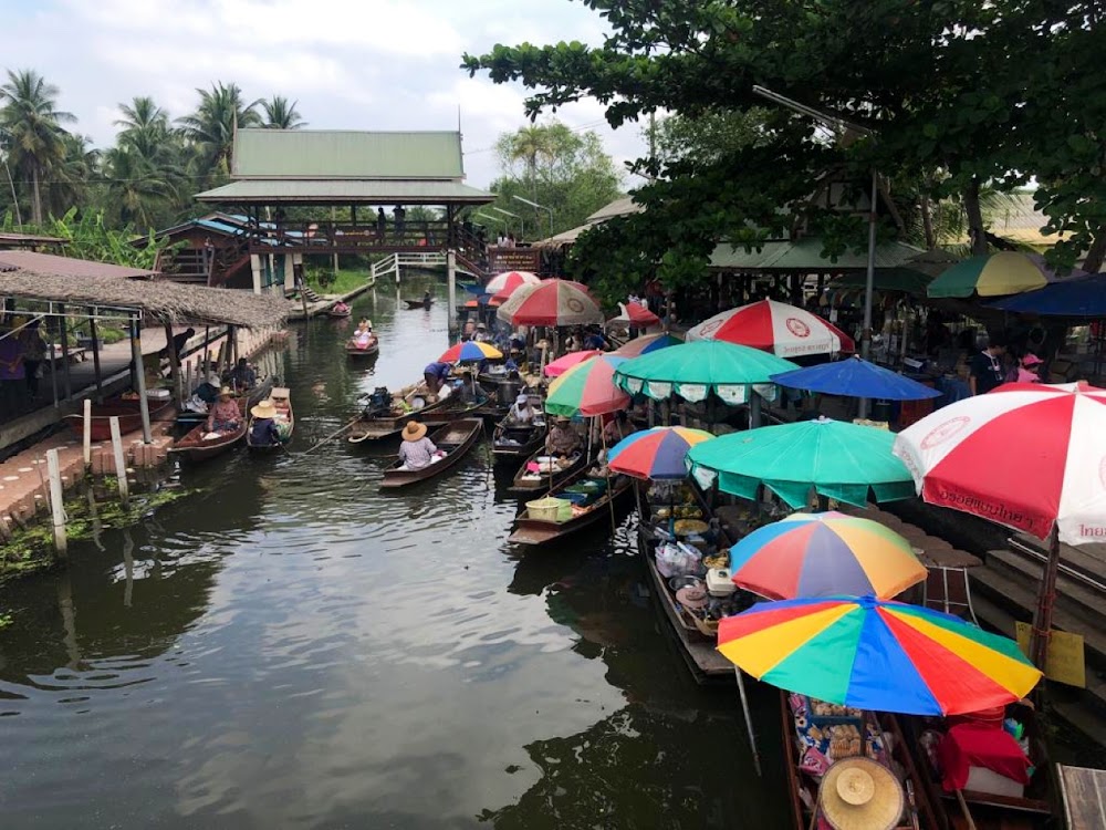 Tha Kha Floating Market