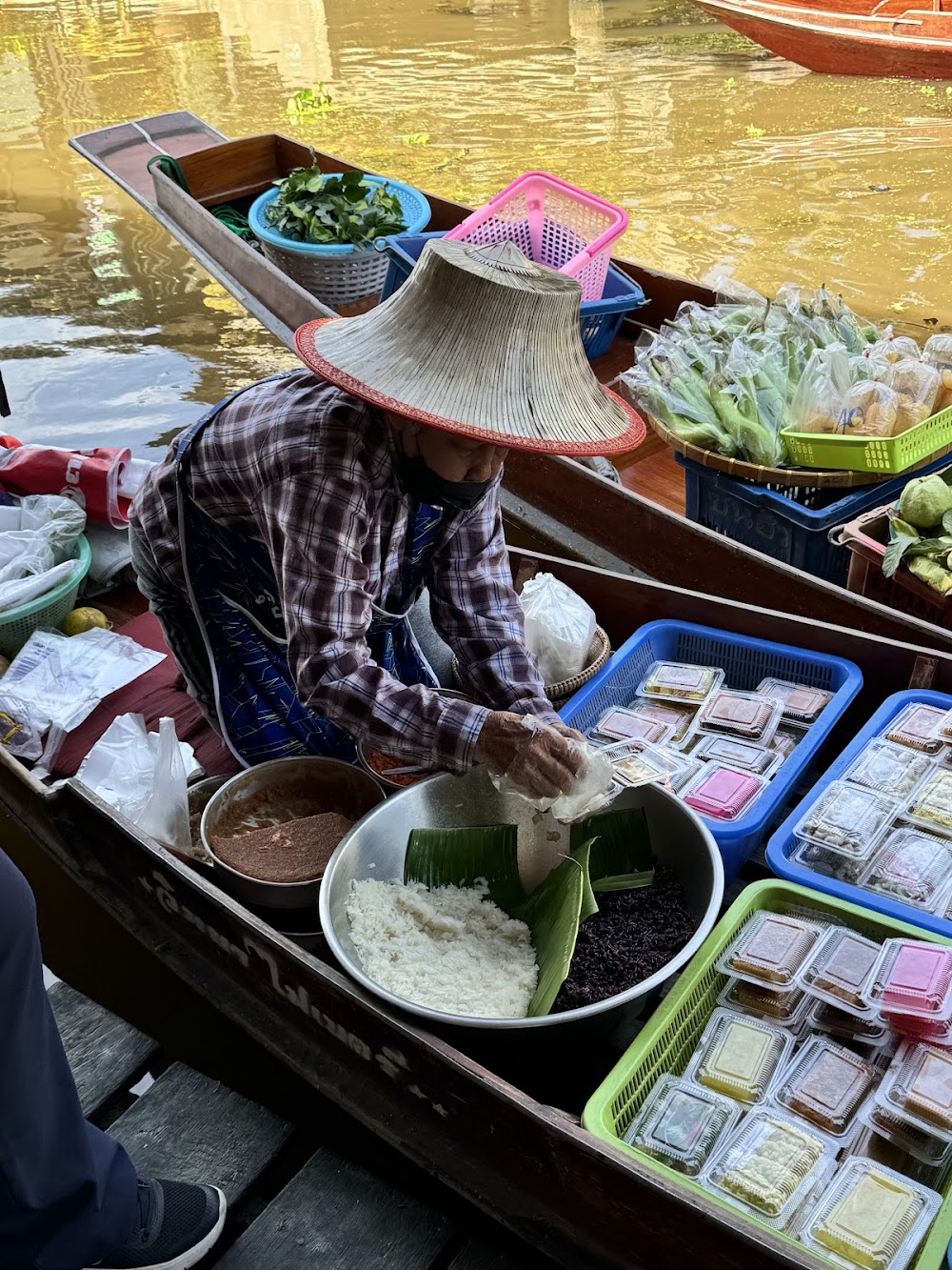 Tha Kha Floating Market