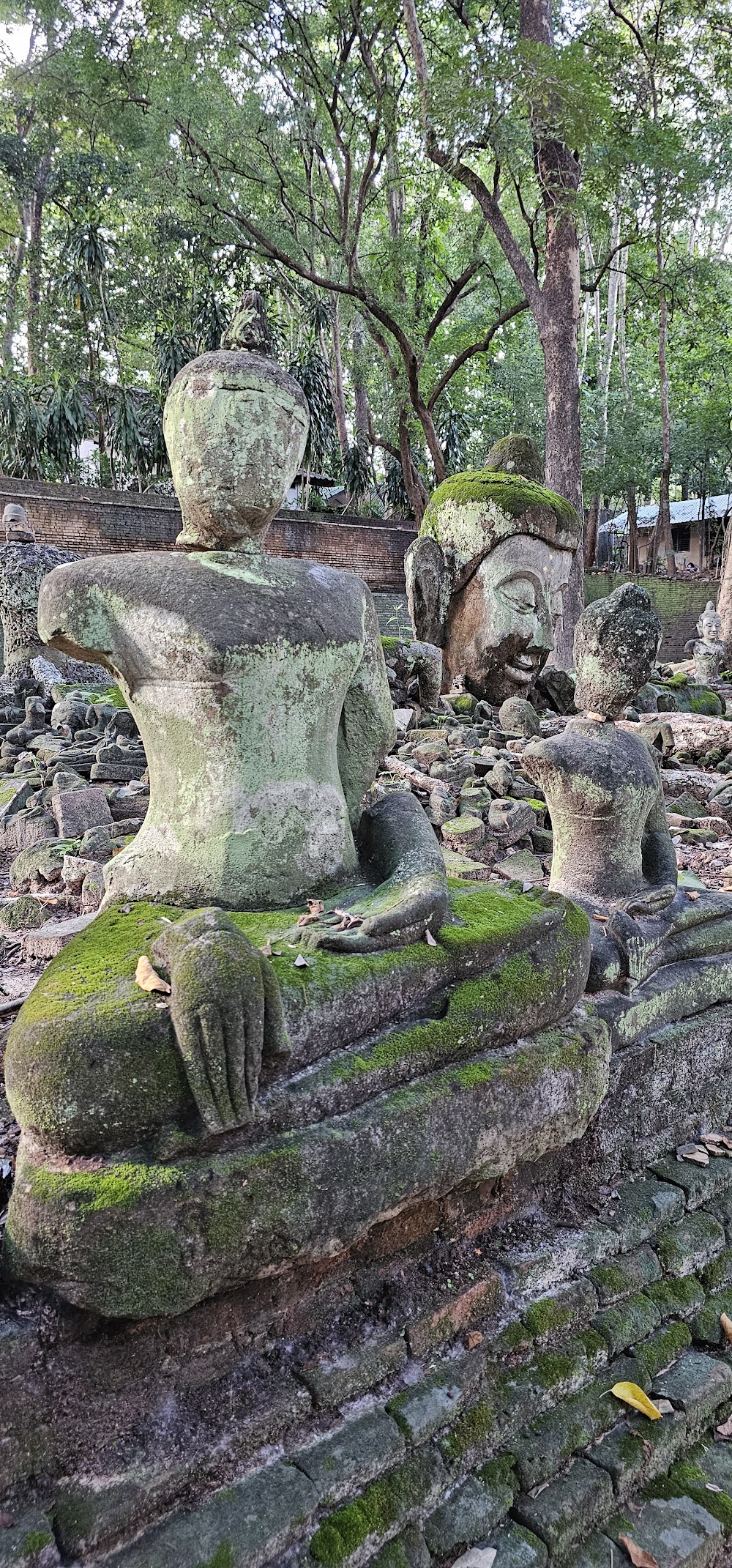 Wat Nam Mong