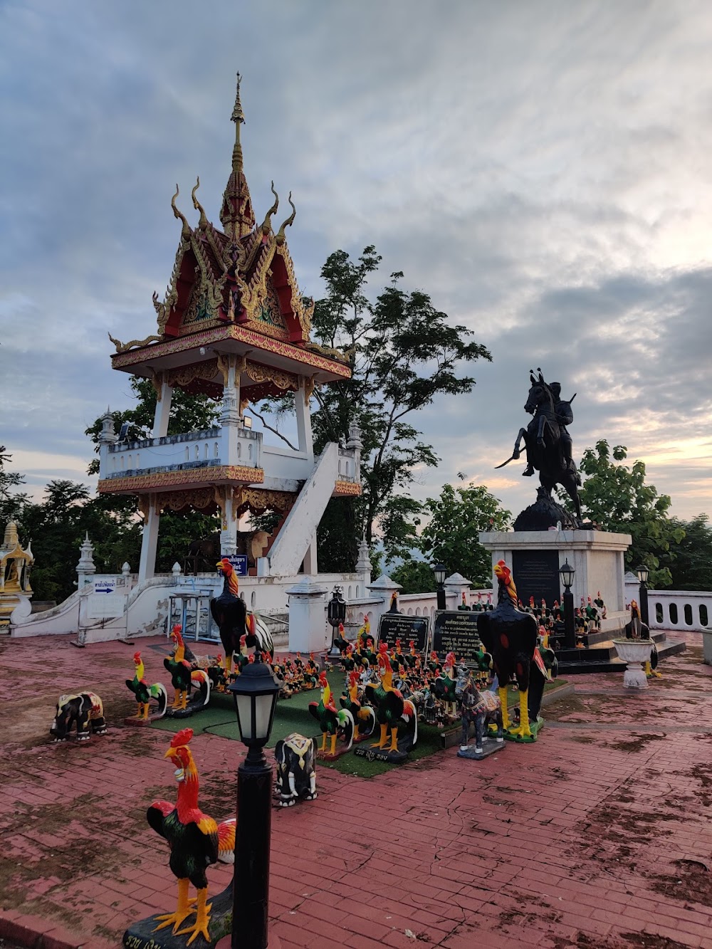 Wat Phra That Khao Noi