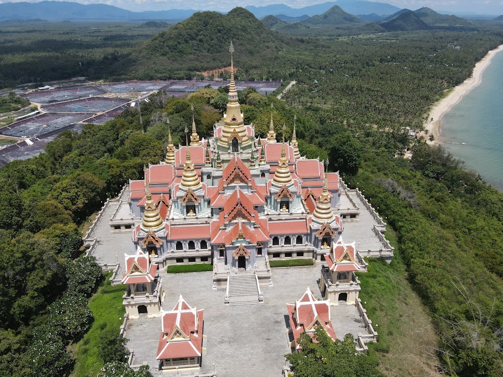 Wat Tang Sai Temple