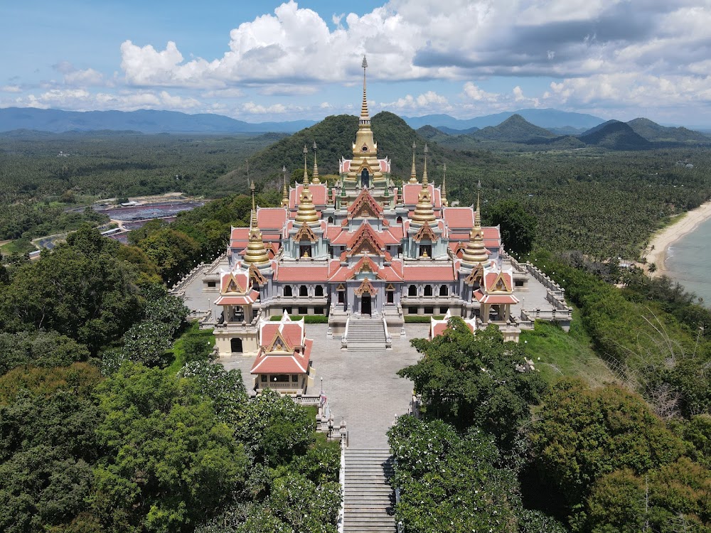 Wat Tang Sai Temple