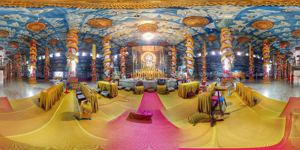 Wat Tham Khao Rup Chang