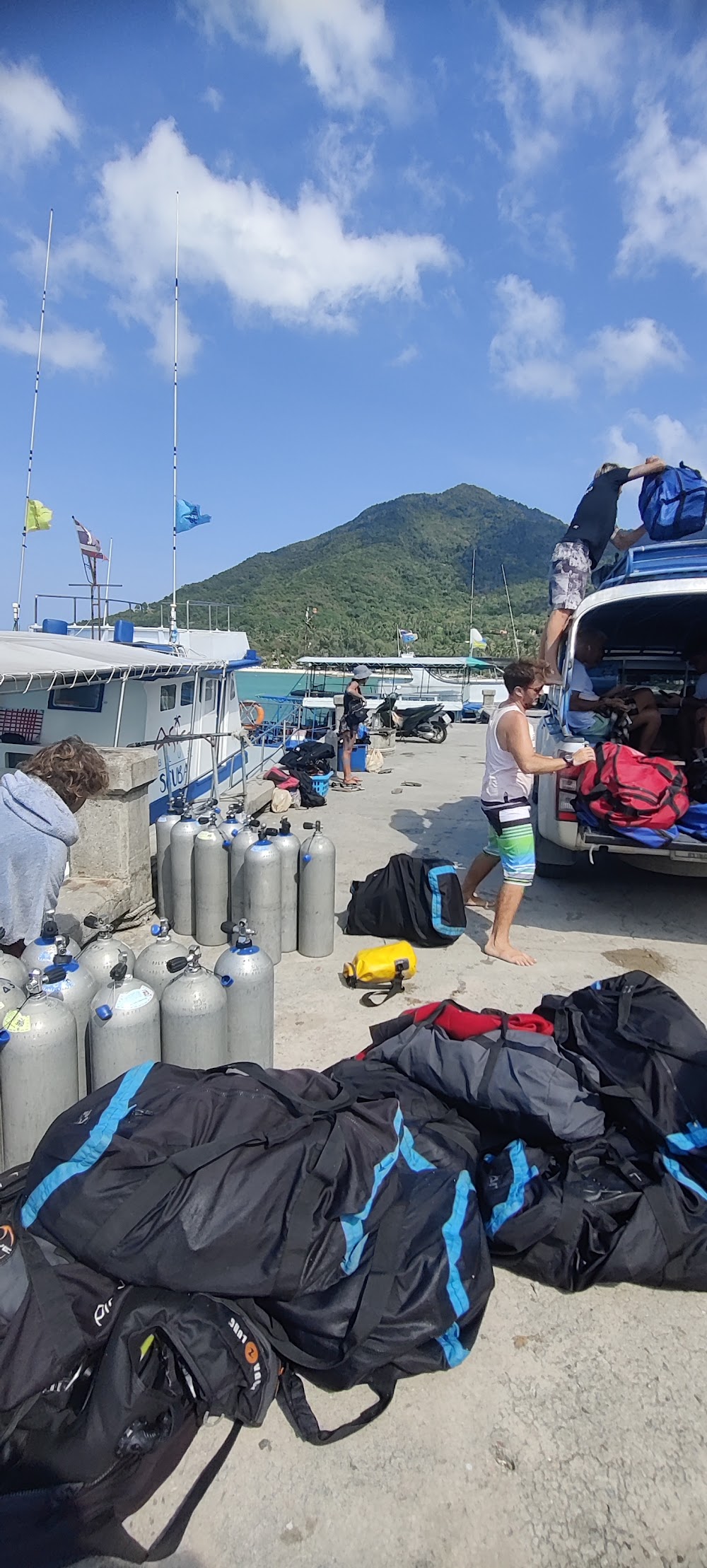 Blue Horizon Diving and Adventures