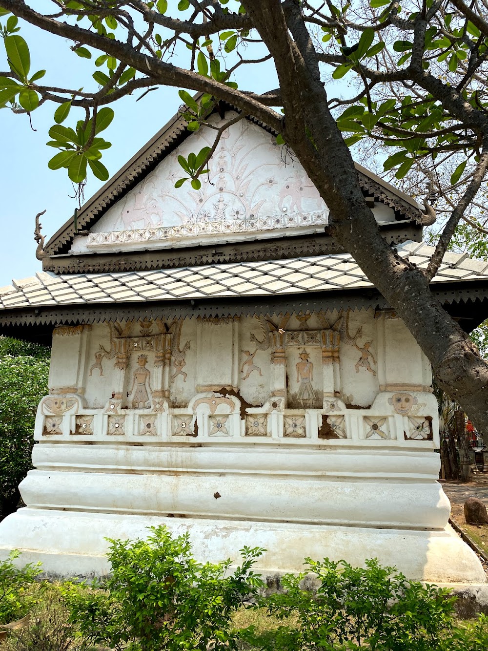 Church of Wat Sa Thong Ban Bua