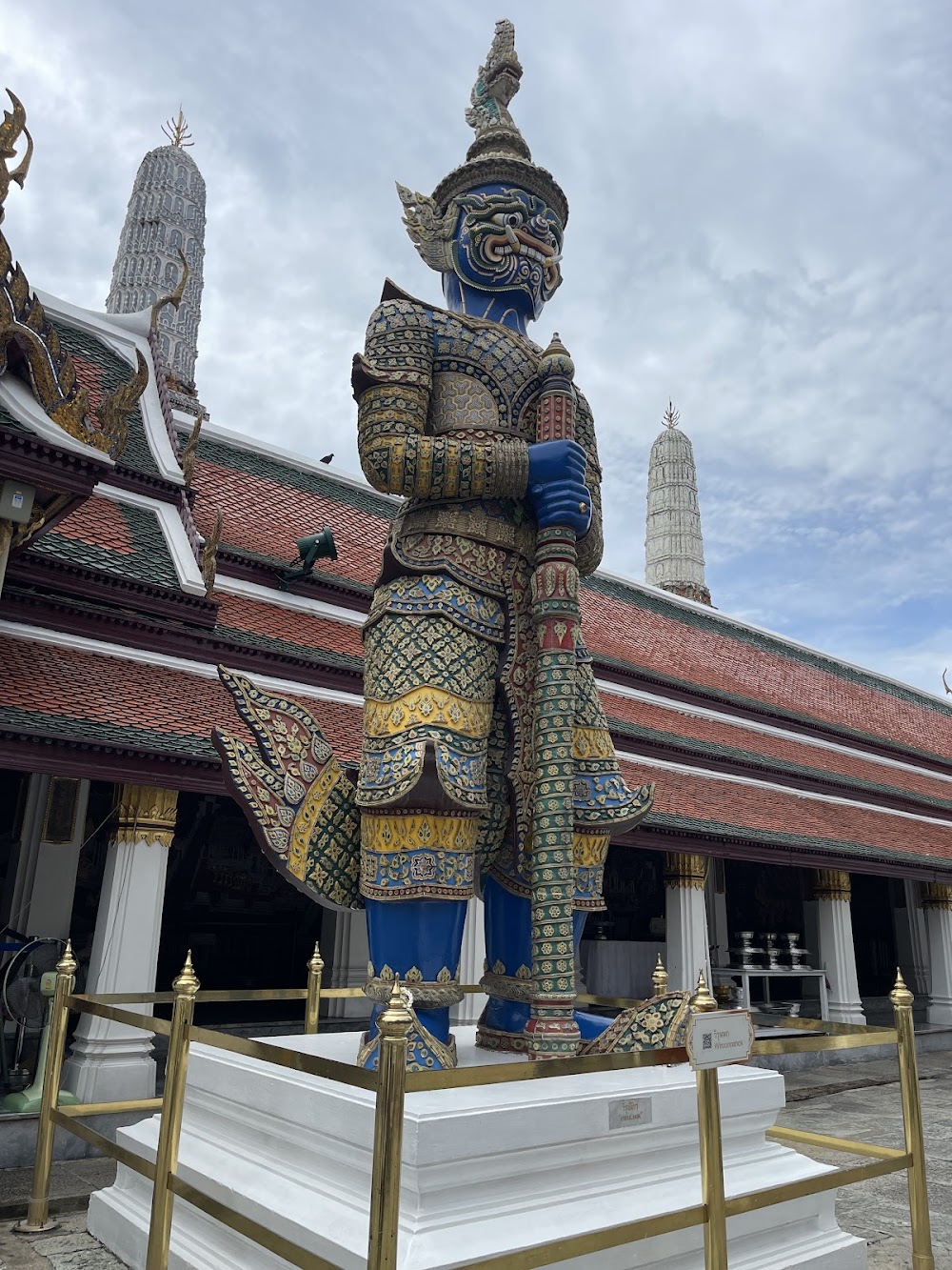 Hem Thai Tour Guide