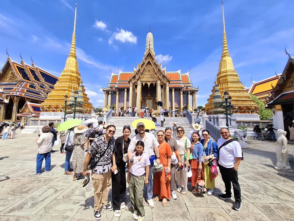 Hem Thai Tour Guide