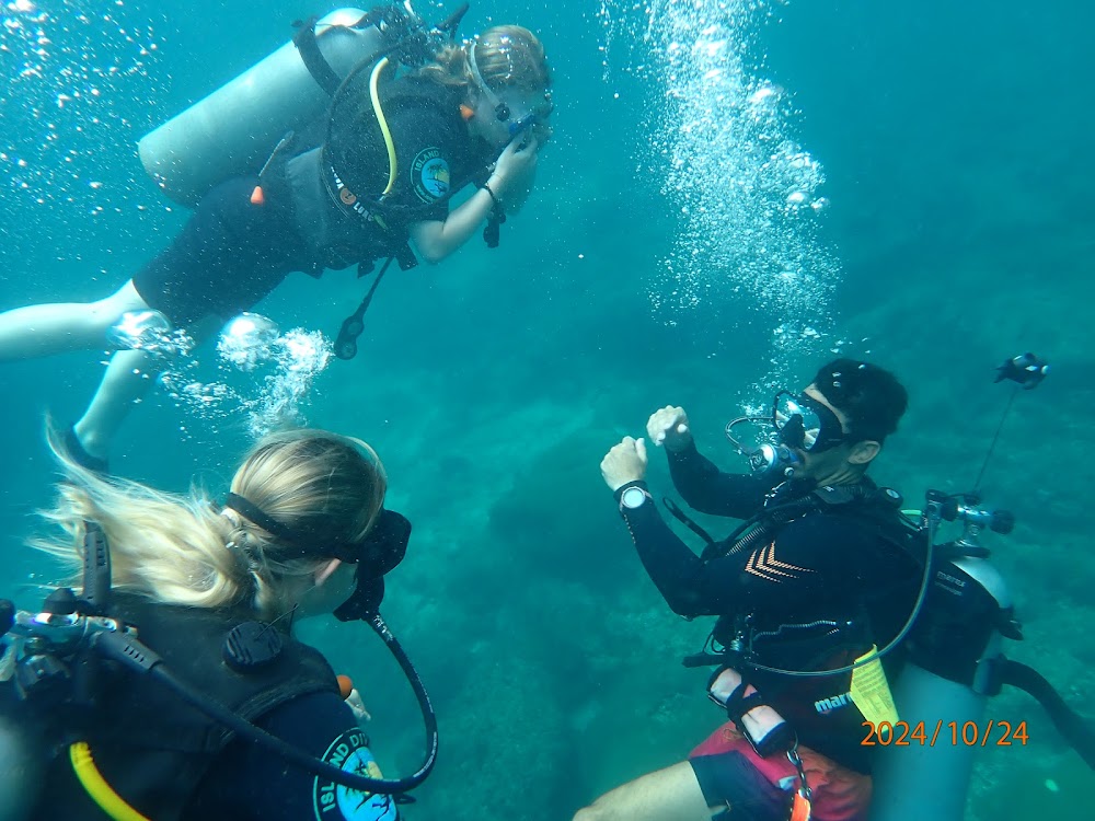 Island Divers