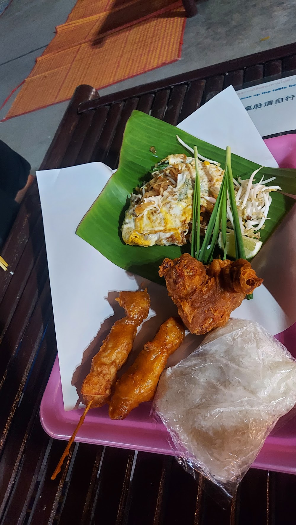 Kad Manee Night Market