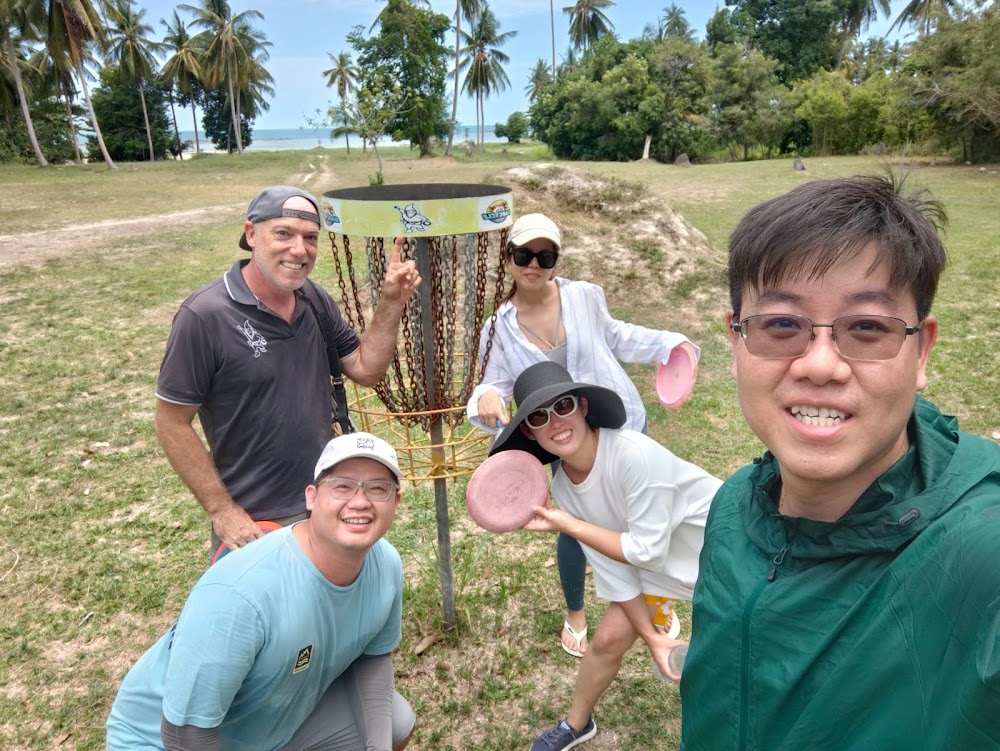 Leam Sor Beach Disc Golf & Acoustic Bar