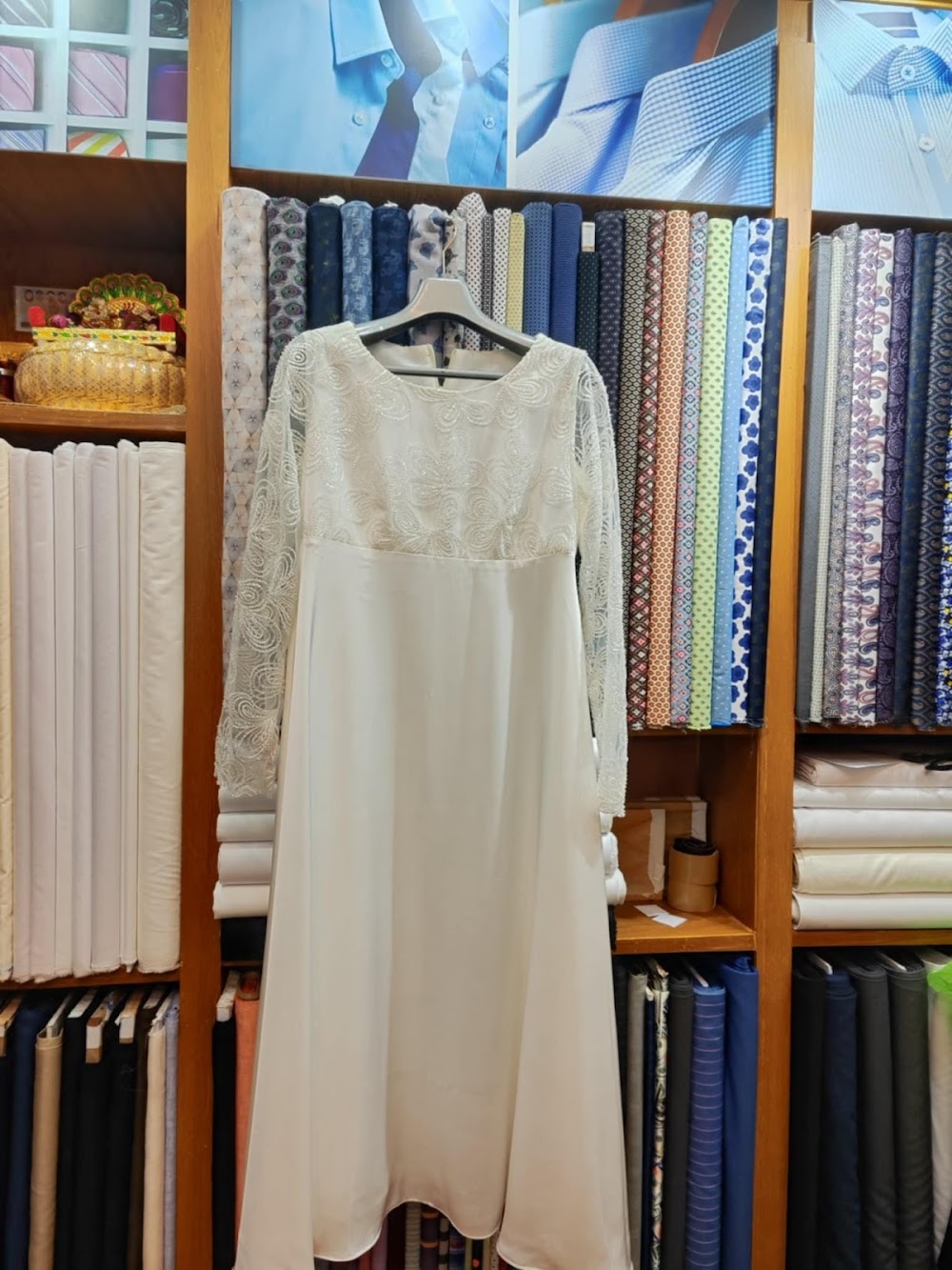 Om Fashion and Silk Custom Tailor