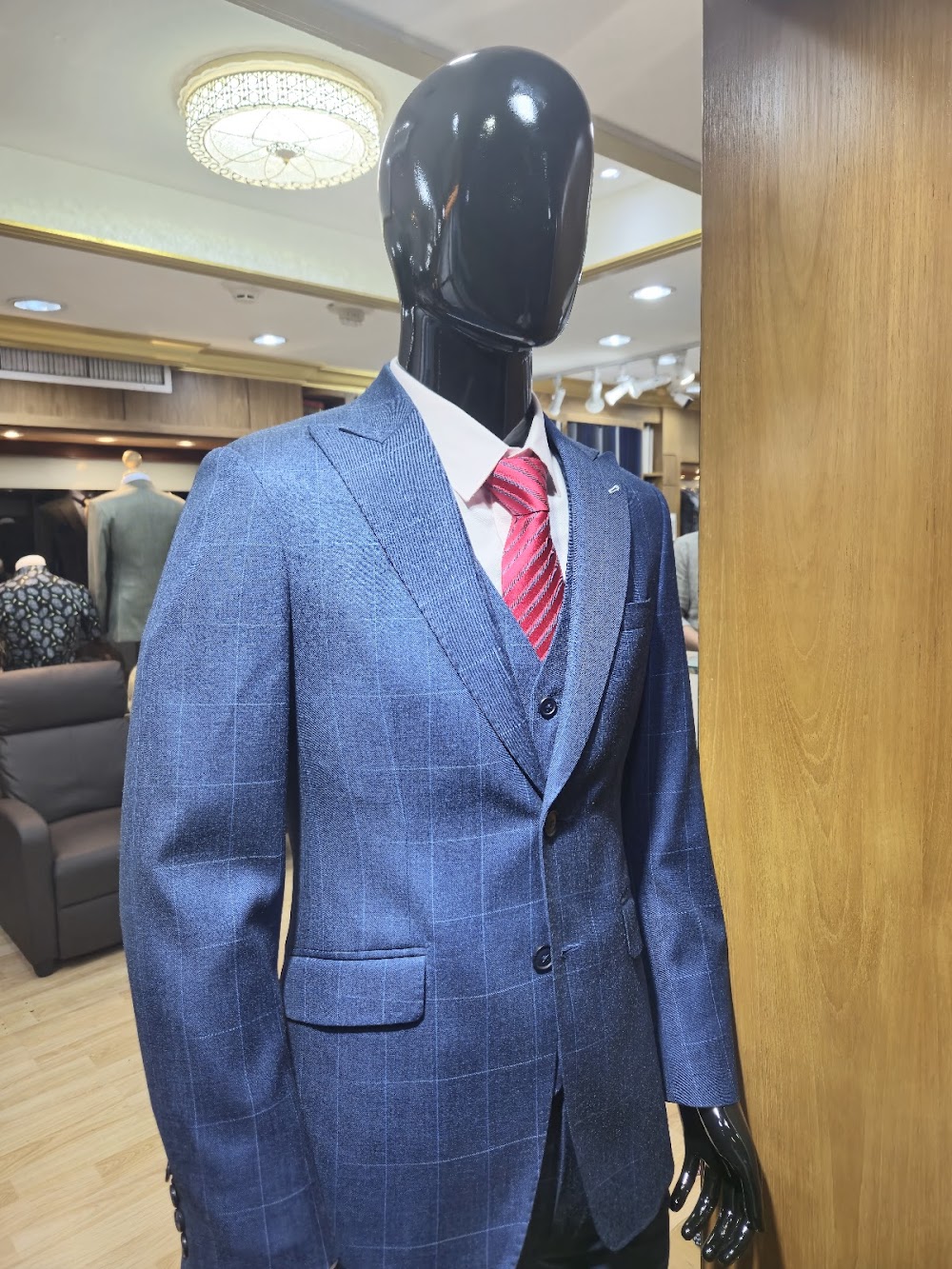 Om Fashion and Silk Custom Tailor