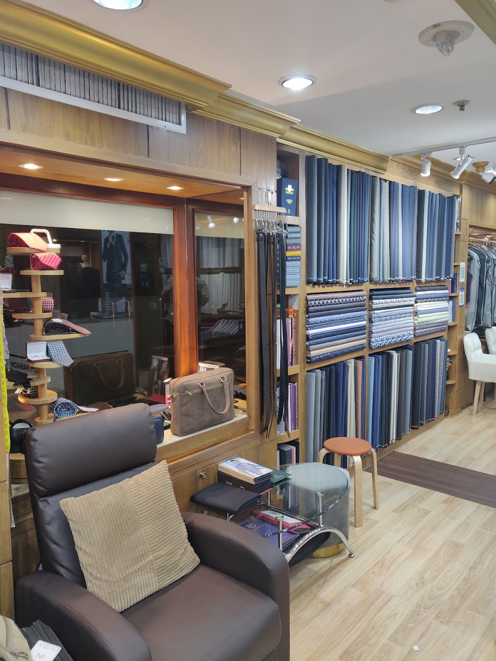 Om Fashion and Silk Custom Tailor