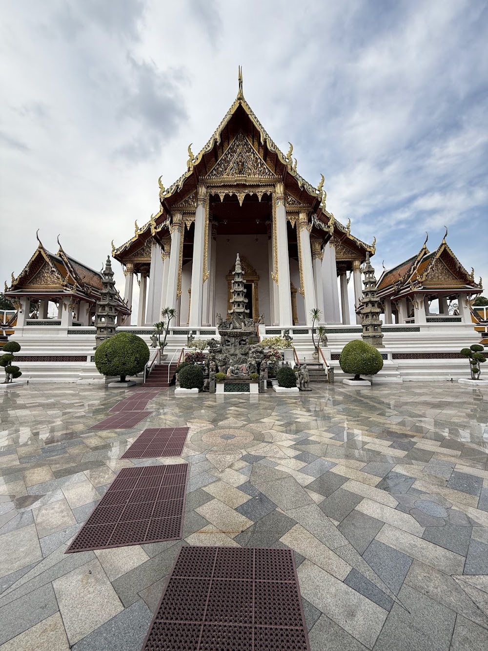 Siriwatanawisut Temple