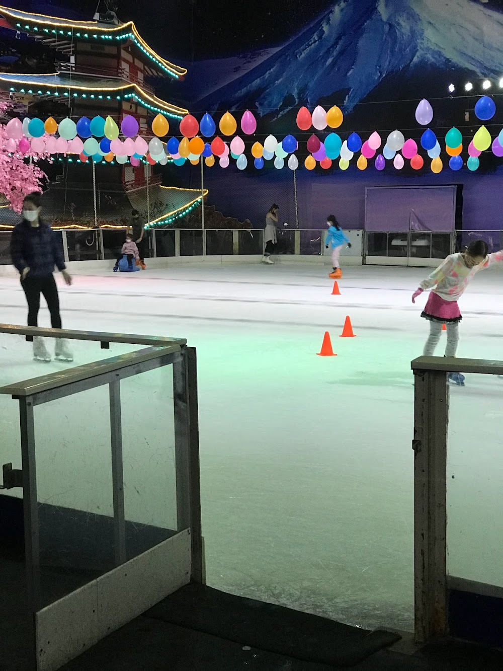 Sub-Zero Ice Skate Club Sukhumvit