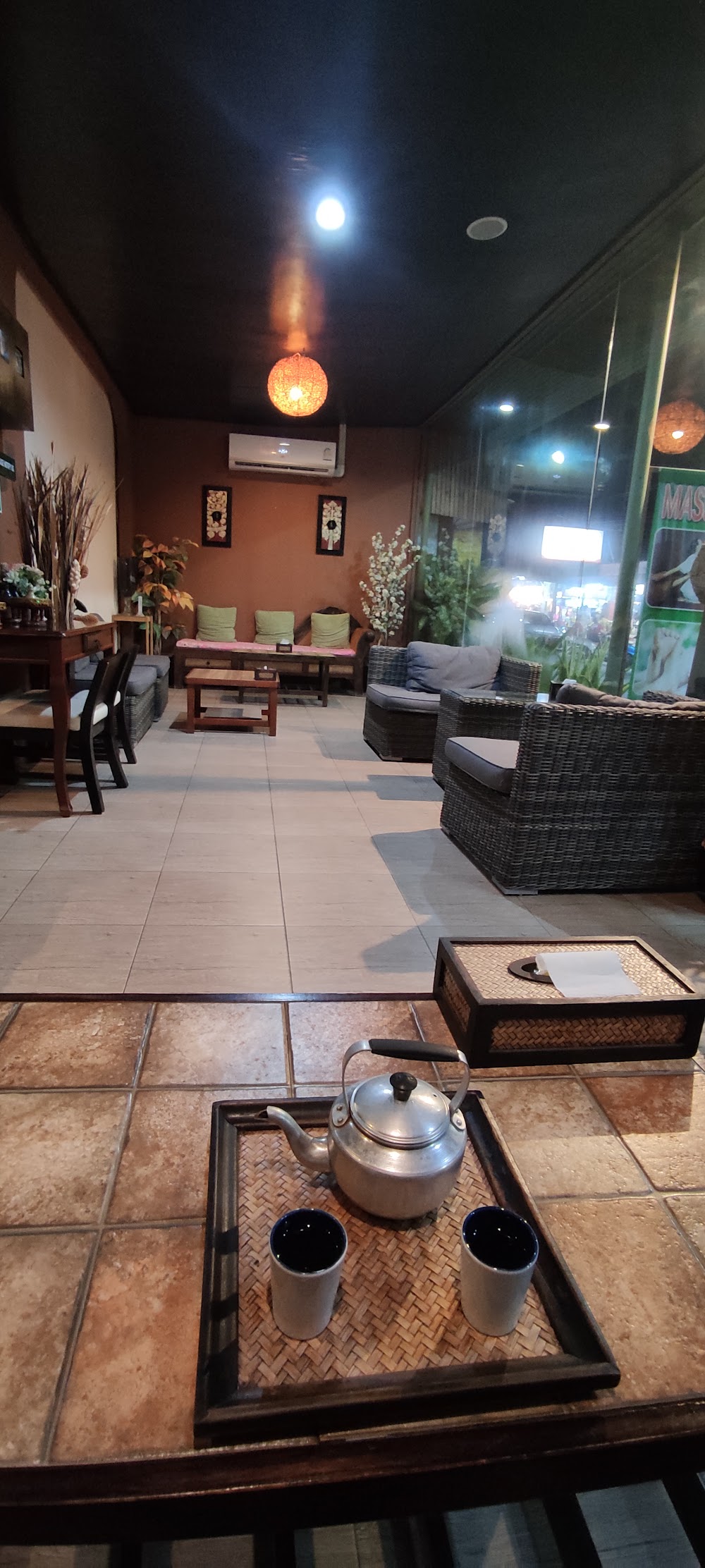 Sweet Lemongrass Massage 5