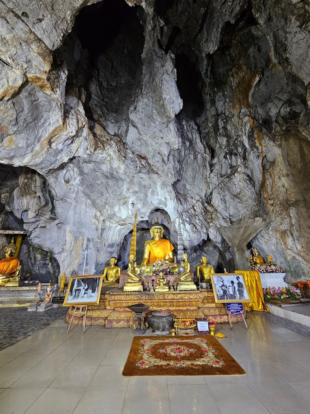 Wat Phu Tham Phra