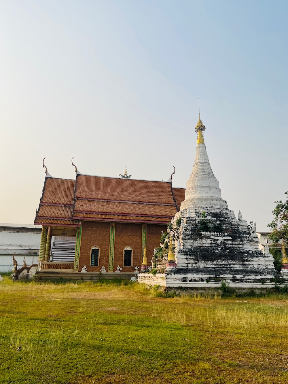 Wat Si Mongkhon (Wat Kong)