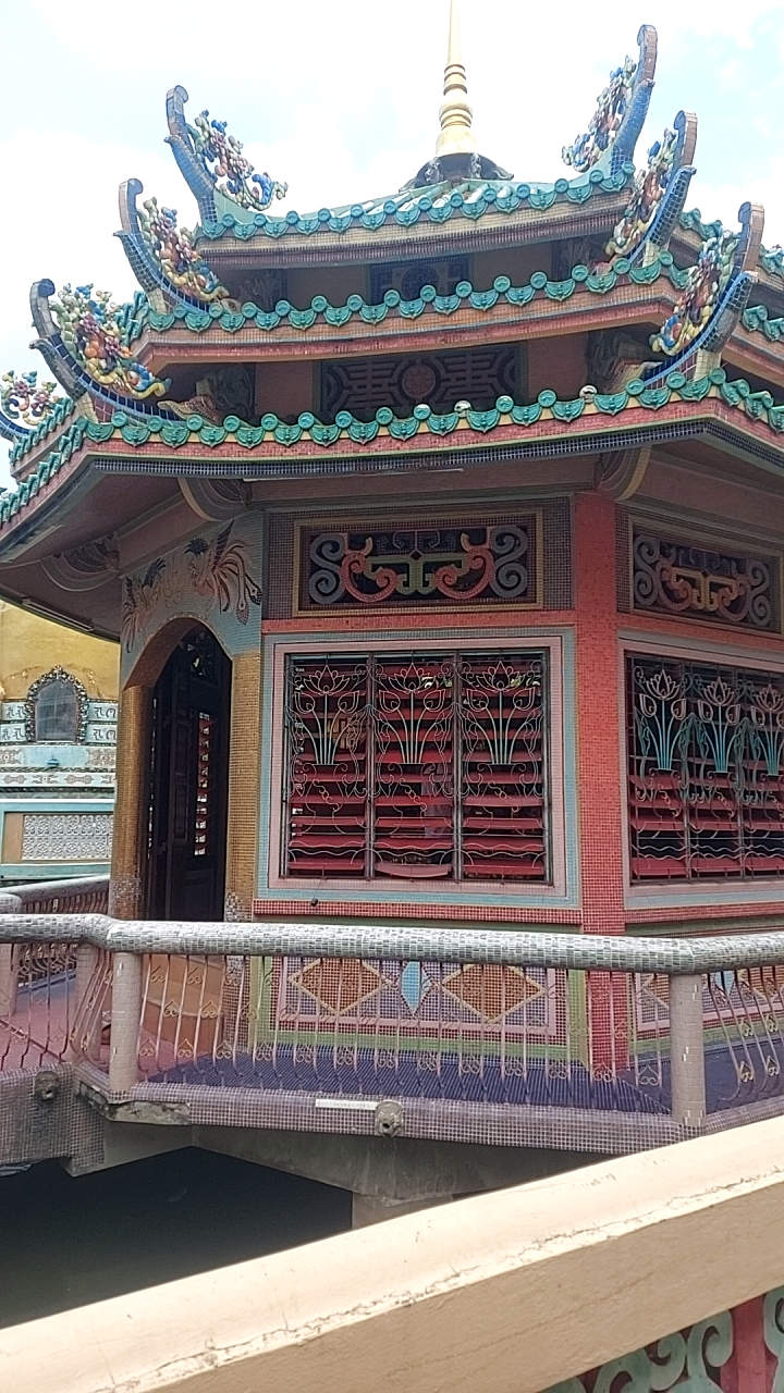 Wat Sunthorn Pradit