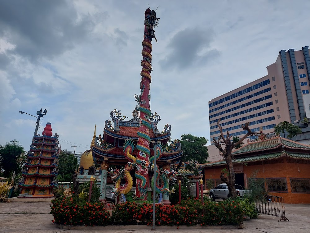 Wat Sunthorn Pradit