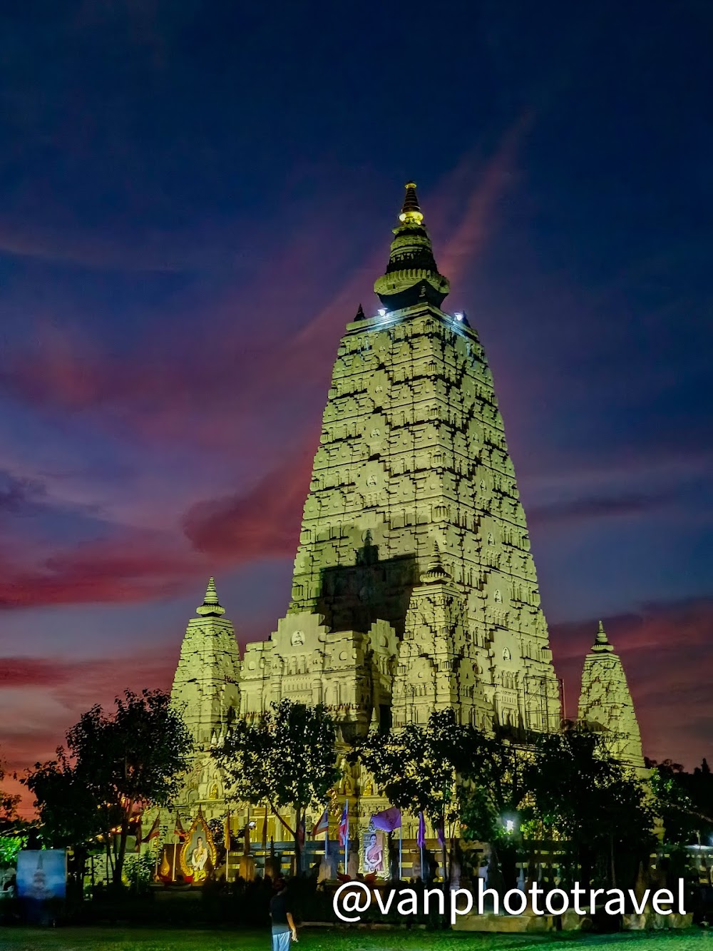 Wat Suwannaphumi