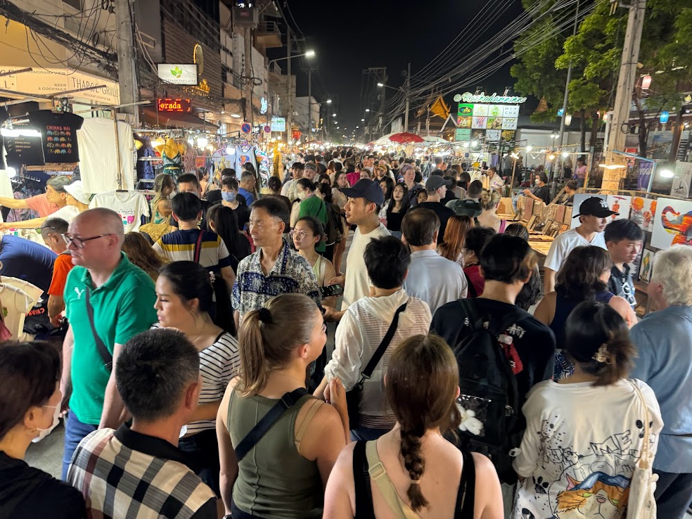 Wua Lai Walking Street – Saturday Night Market Chiangmai